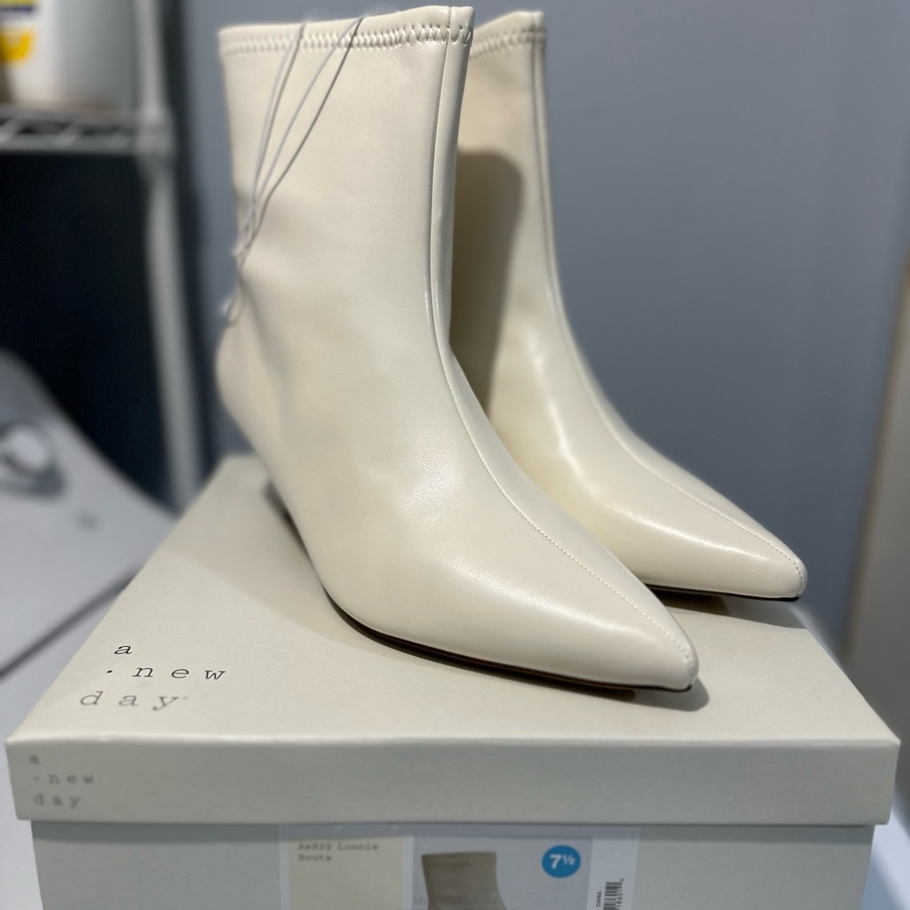 A New Day Women's Cream white Ankle Boots with box